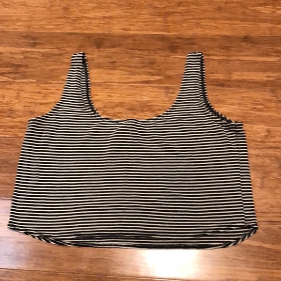 PacSun Kirra black & white stripe cropped tank top - Picture 5 of 5